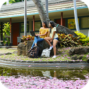 Thumbnail of accepted student tour