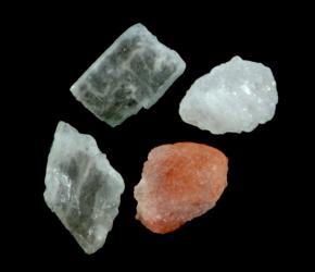 <p><strong>Fig. 2.4.</strong> (<strong>B</strong>) rock salt</p>